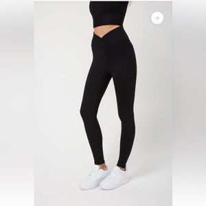 Year of Ours Veronica Black Ribbed V Leggings- worn once. Never sweated in.